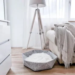 Canadian Cat Company Filz-Katzenkorb Zoey Hellgrau -Katzen Hundebedarf Geschäft c8493d272843445e66793e48c37a897ebf526d6f 1360974 de DE efaf4fc612d9d0f046698d737467a409a70107a5GBcoml